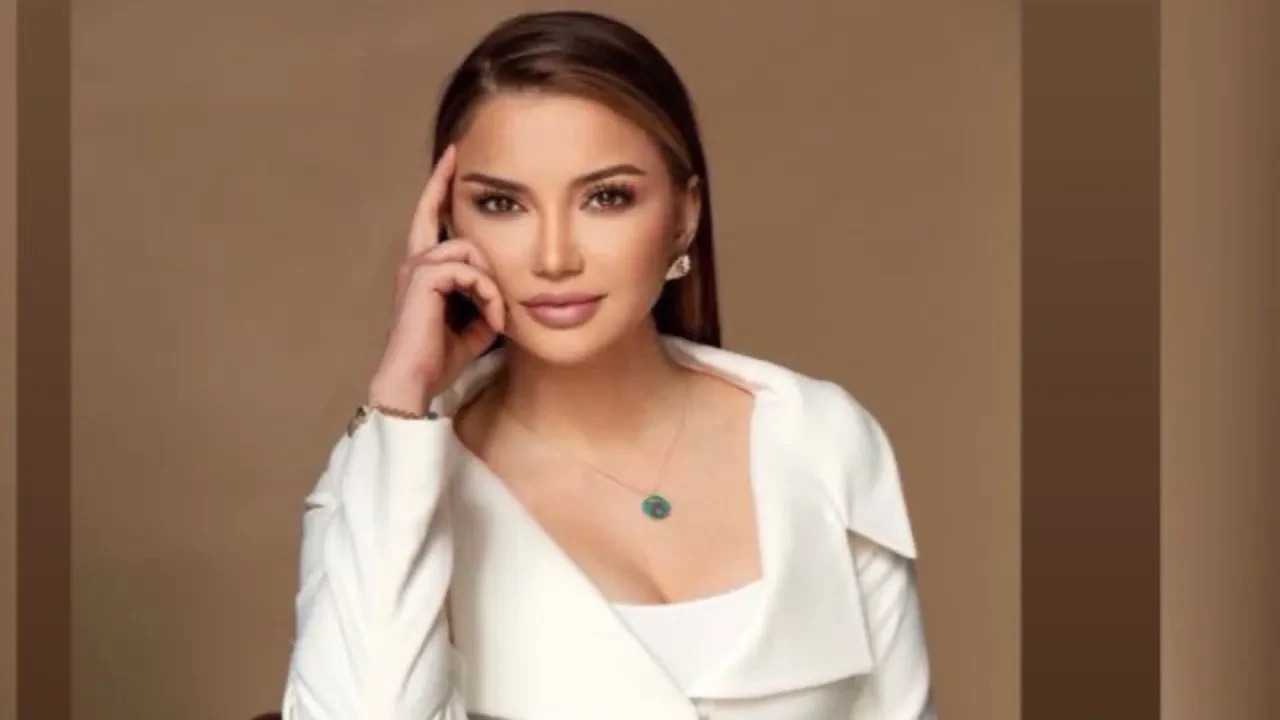 Esra Ezmeci'ye teklif üstüne teklif yağıyor! Ünlü kanaldan dev hamle