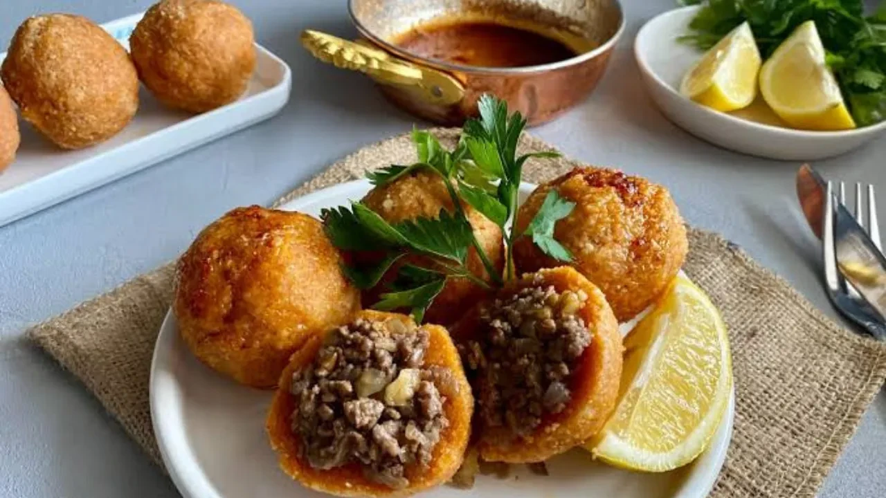 Sivaslılar bu köfteyi böyle yapıyor! Gerçek ıslak içli köfte tarifi