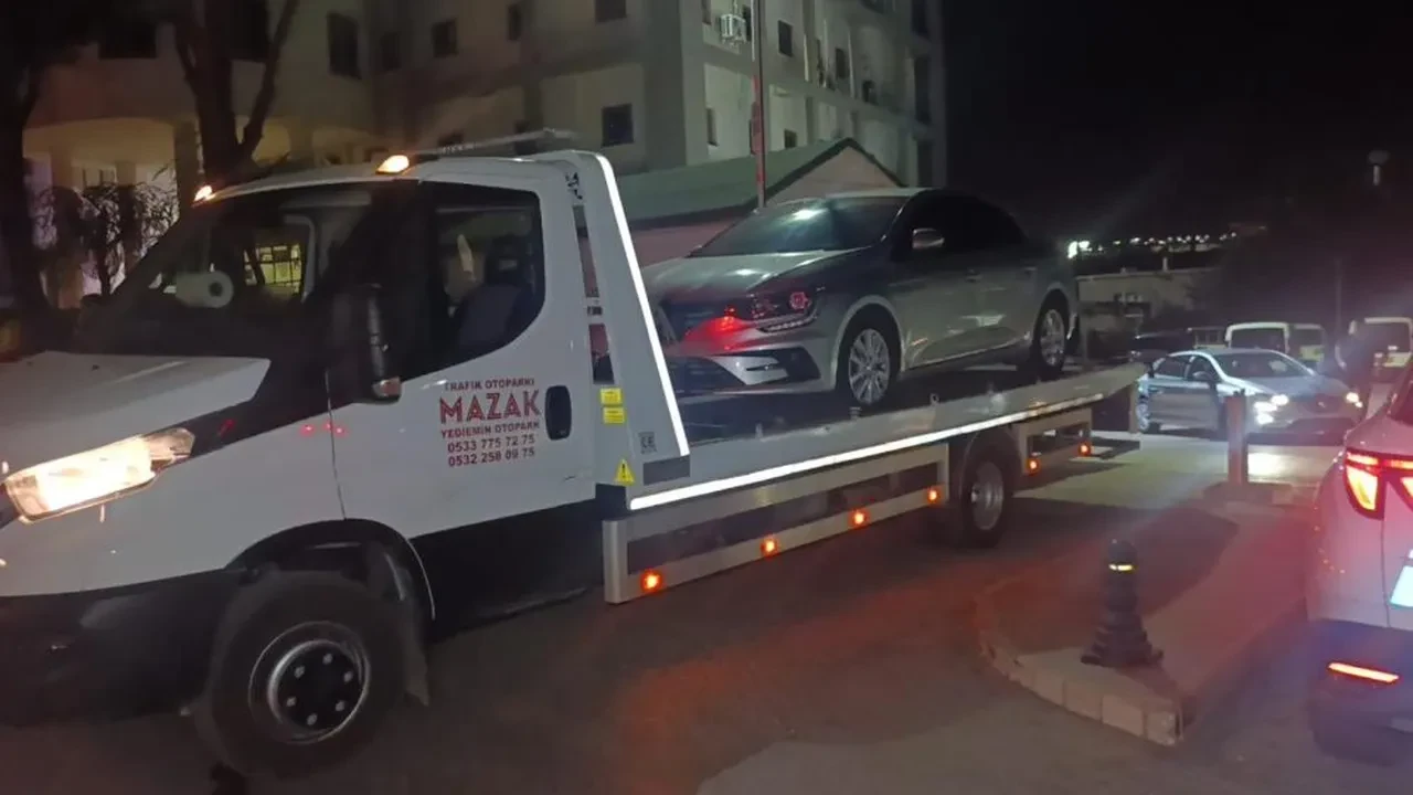 Vatandaşın parasını ödemeyen Manavgat Belediyesinin araçları haczedildi