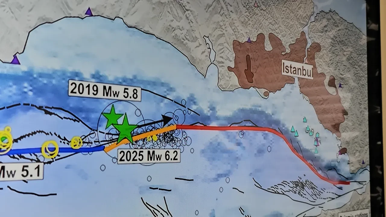 Alman bilim insanları işaret etti! Deprem hareketliliği İstanbul'a doğru ilerliyor