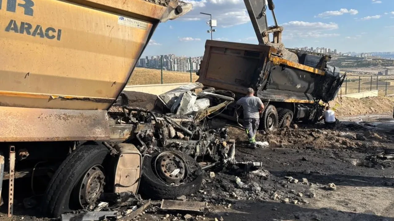 Ankara Büyükşehir Belediyesine ait kamyonlar çarpıştı: 2 işçi hayatını kaybetti