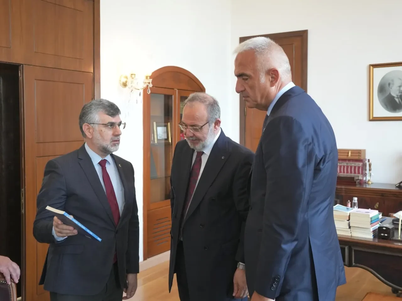 Bakan Ersoy’dan Türkiye Uluslararası İslam, Bilim ve Teknoloji Üniversitesi’ne ziyaret