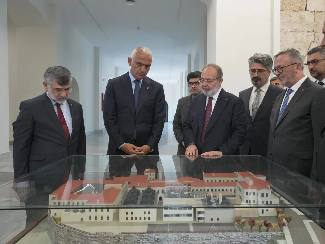 Bakan Ersoy’dan Türkiye Uluslararası İslam, Bilim ve Teknoloji Üniversitesi’ne ziyaret