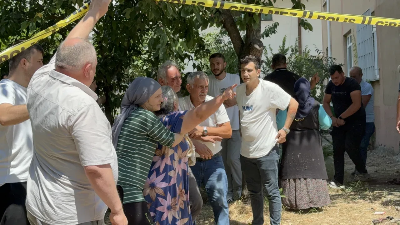Evinin penceresinden düşen down sendromlu çocuk hayatını kaybetti