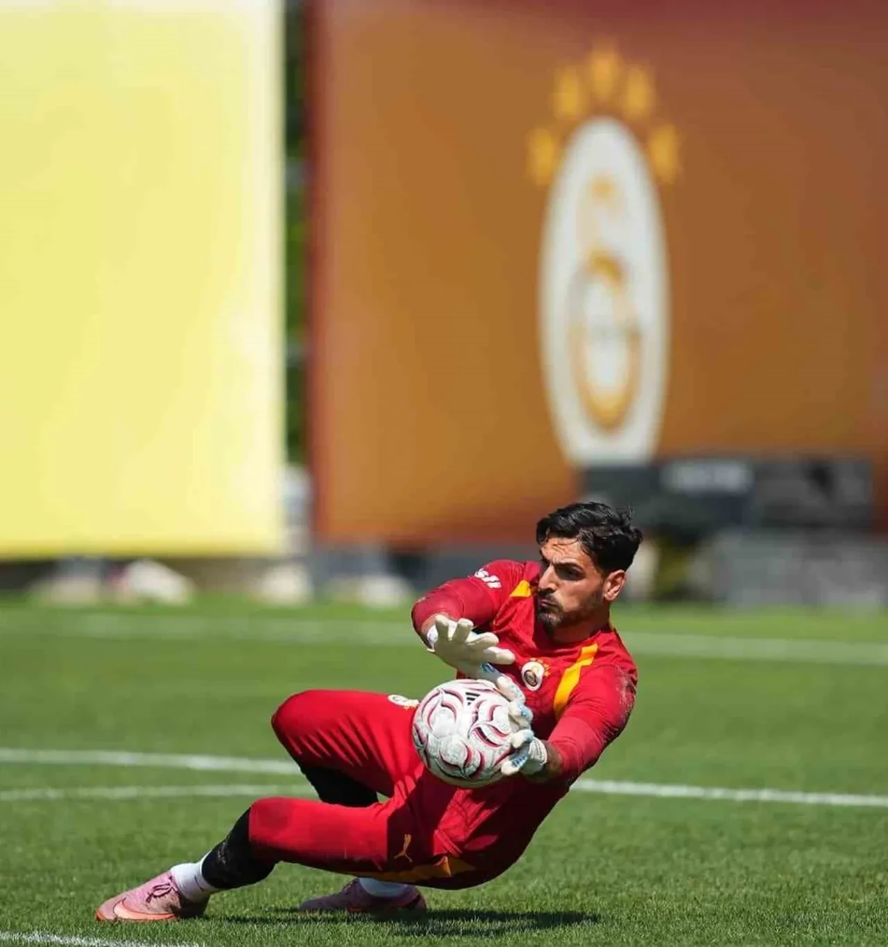Galatasaray maçı hangi kanalda? Ümraniyespor GS hazırlık maçı kanal bilgileri açıklandı