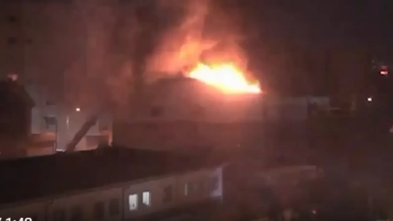 İstanbul Üniversitesi - Cerrahpaşa'da yangın paniği! Alevler sardı