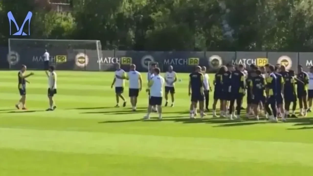 Kerem Aktürkoğlu ve Ceren Aktürkoğlu'ndan kızları Eflin'e masalsı karşılama! Hastane odası beğeni topladı
