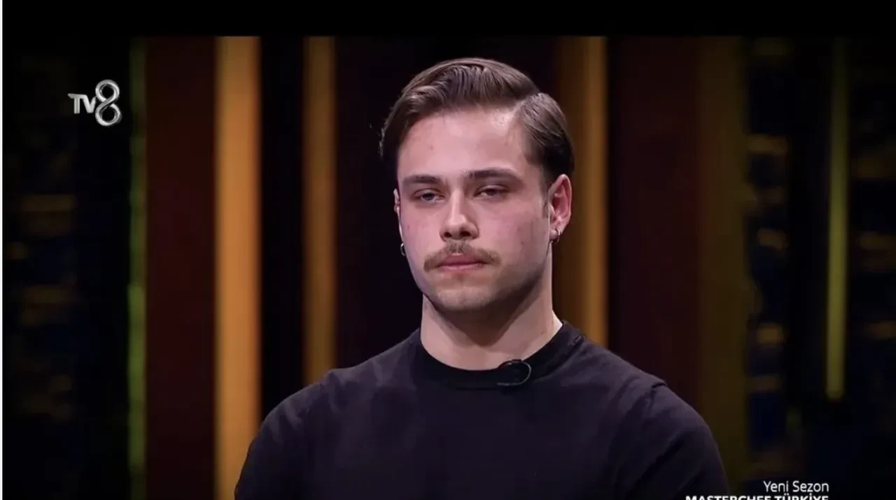 MasterChef Türkiye 2026'nın en yakışıklı yarışmacısı Hasan Alp Karabacak! Brad Pitt ve Murat Ceylan'la yarışıyor