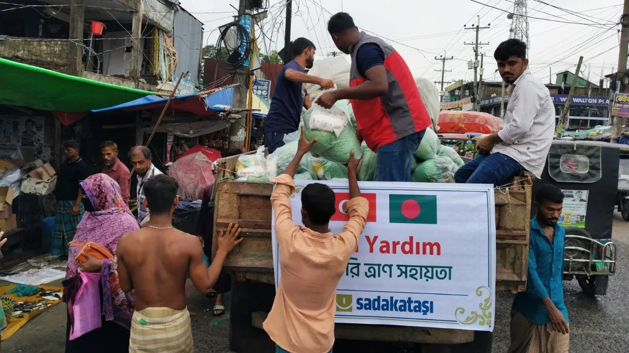 Türkiye’den Bangladeş’e sel yardımı