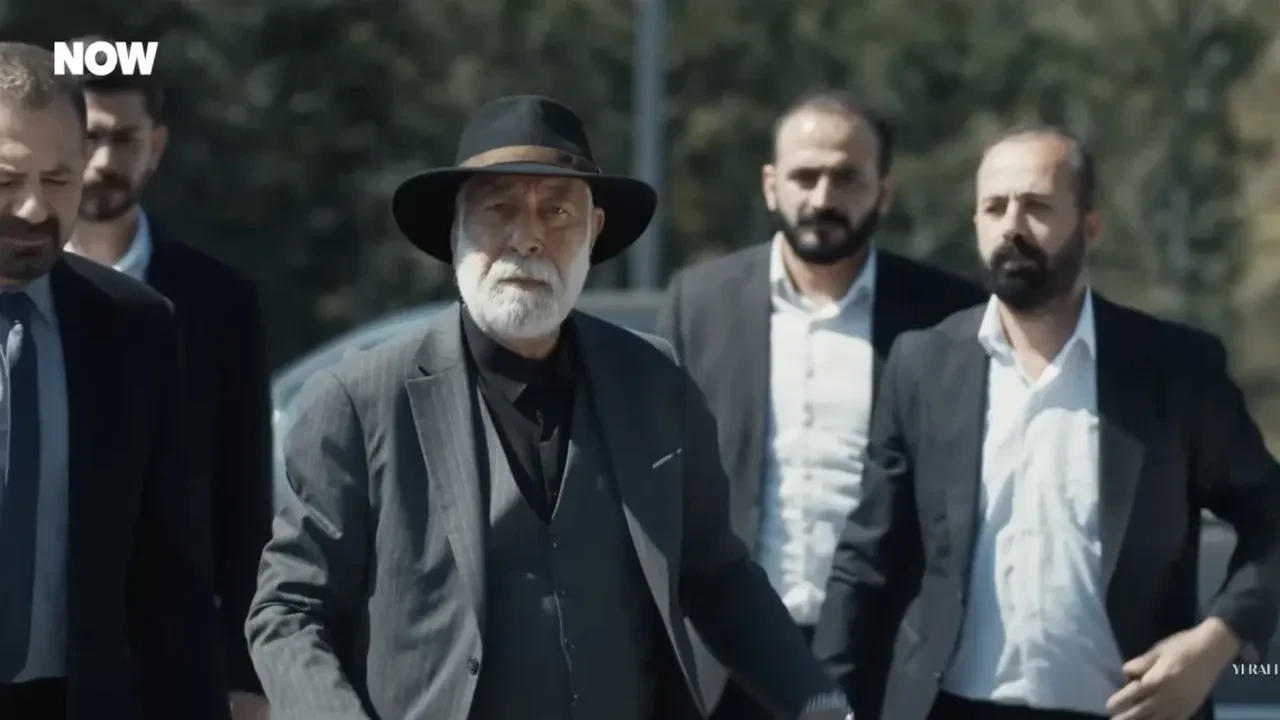 Yeraltı dizisinin oyuncusu Muhammed Cangören, genç bir kızla görüntülendi! Muhabirlere tepki verdi