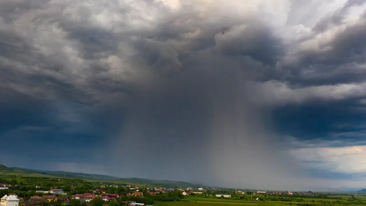 18 Temmuz 2026 hava durumu | Meteorolojiden çifte uyarı! Kavurucu sıcaklarla birlikte birçok ilde sağanak yağış