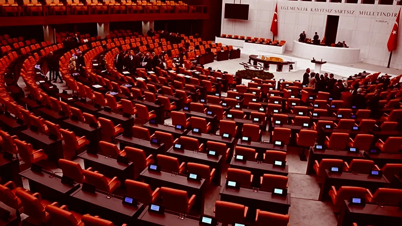 AK Partili Yazıcı'dan yeni anayasa için yol haritası! Önce Meclis'te uzlaşı, sonra referandum