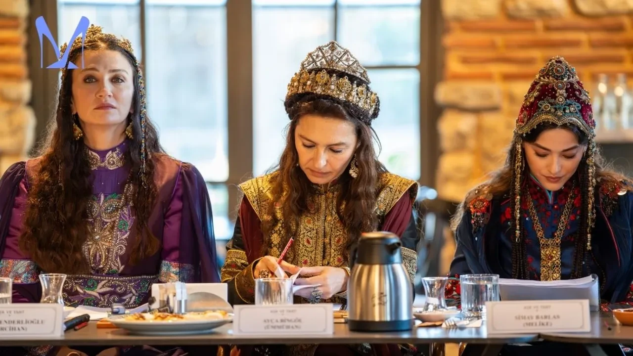 Aşk ve Taht dizisiyle yeni Hürrem Sultan geliyor! Prenses Destina yani Merjem Silǰak gülüşü ve konuşmasıyla hayran bıraktı