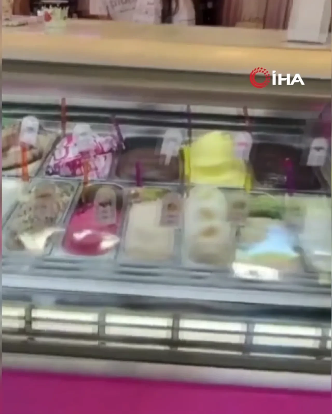 Bir top dondurmaya 400 TL istedi: Bakanlık fırsatçıları affetmedi