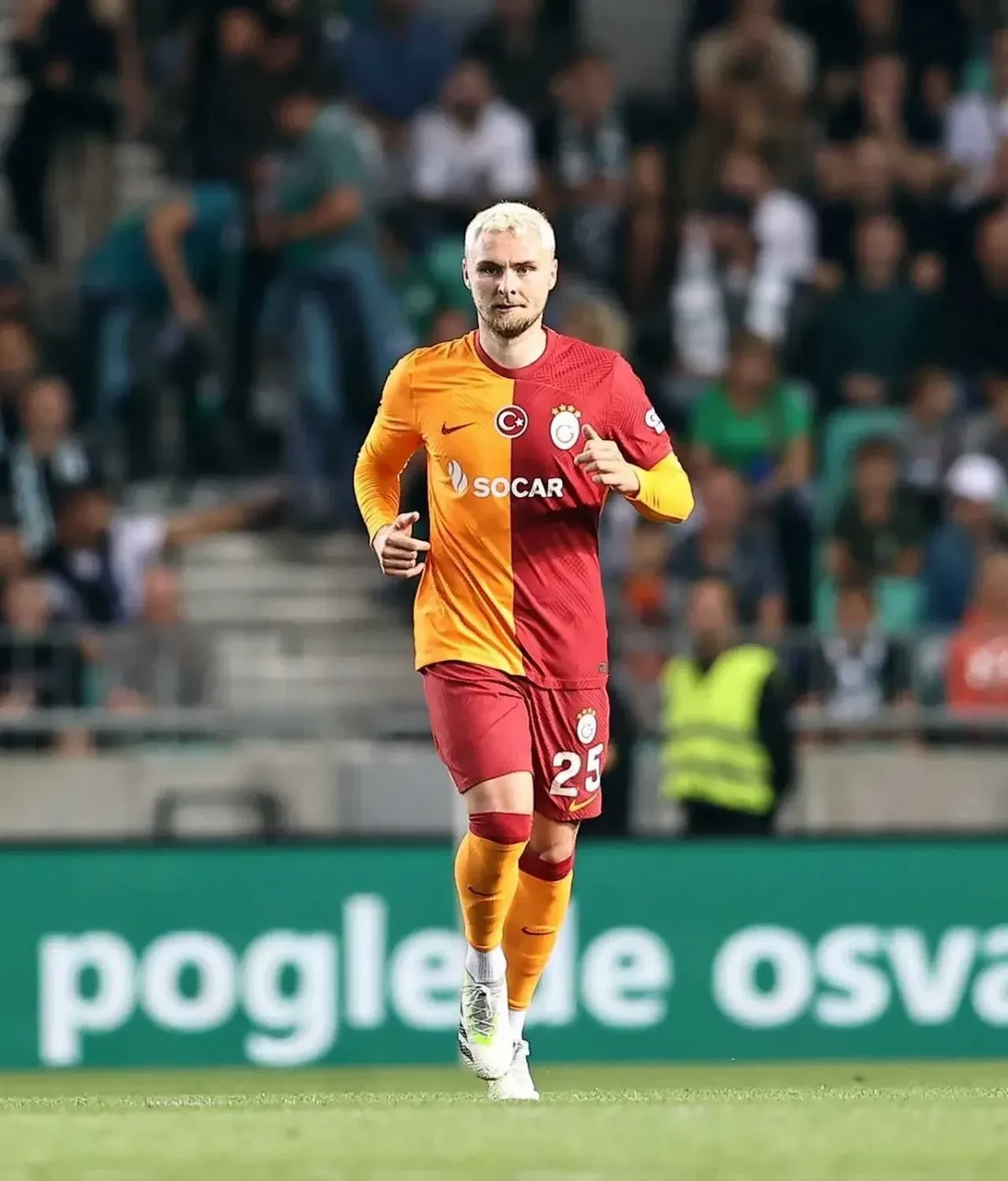 Galatasaray'da 4 futbolcuya kadro dışı kararı! TFF'ye bildirilmedi: Ayrılıklar kapıda