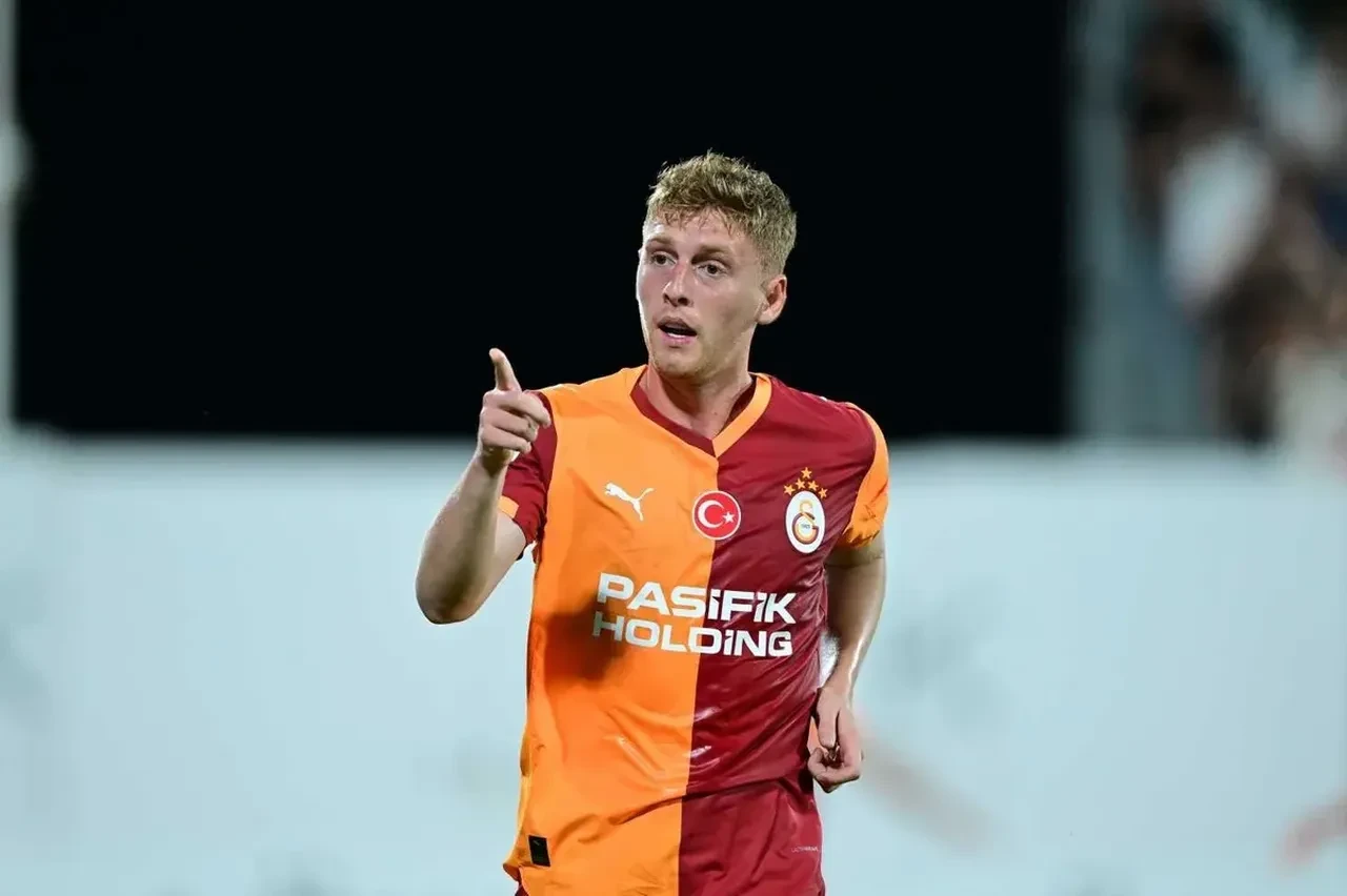 Galatasaray'da 4 futbolcuya kadro dışı kararı! TFF'ye bildirilmedi: Ayrılıklar kapıda