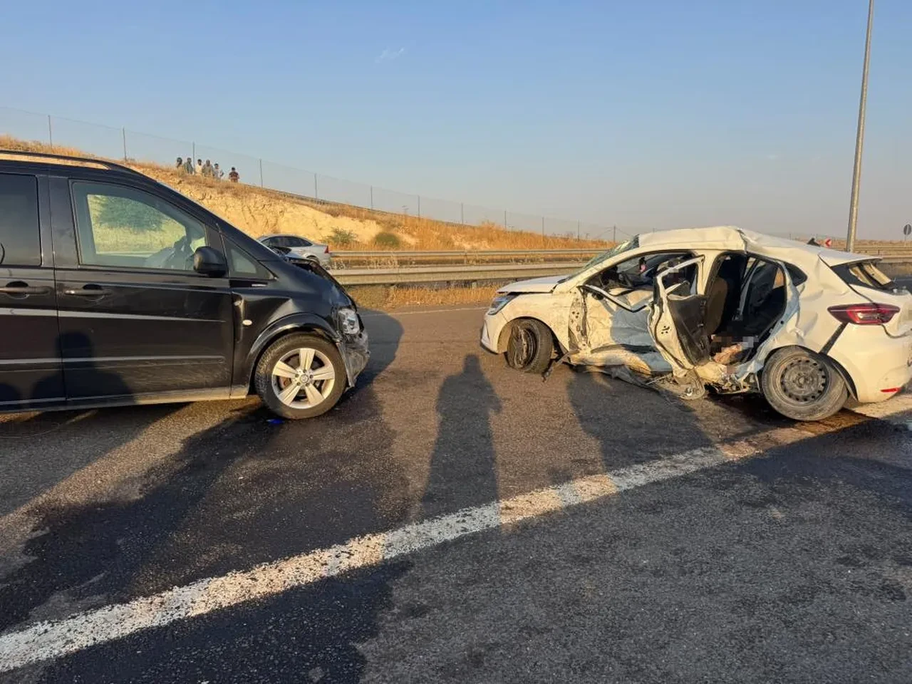 Şanlıurfa'da geziye çıkanların otomobiline ticari araç çarptı: 2 ölü, 8 yaralı