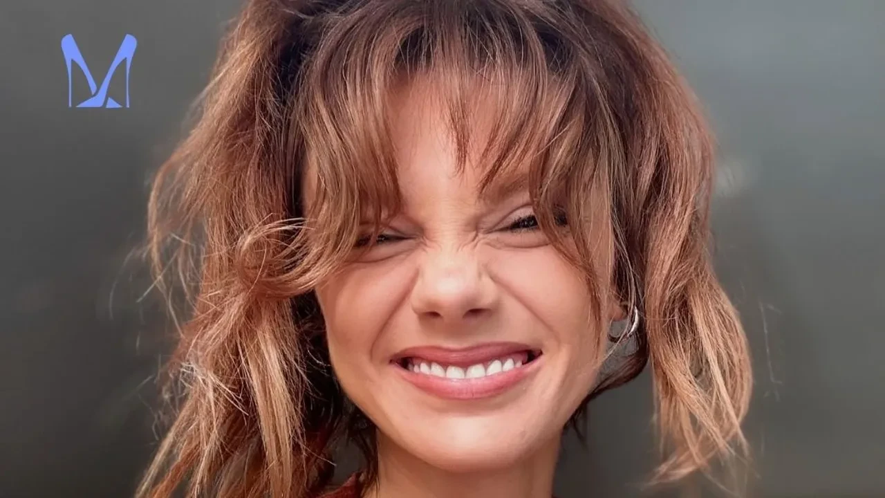 Uzak Şehir'in Alya'sı Sinem Ünsal'ın ablası Gizem Ünsal'ı görenler şaşkına döndü! Benzerlikleri gündem oldu