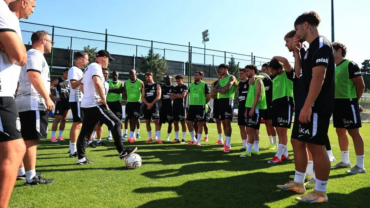Beşiktaş'ta flaş ayrılık! Büyük umutlarla gelmişti: Süper Lig ekibine gitti