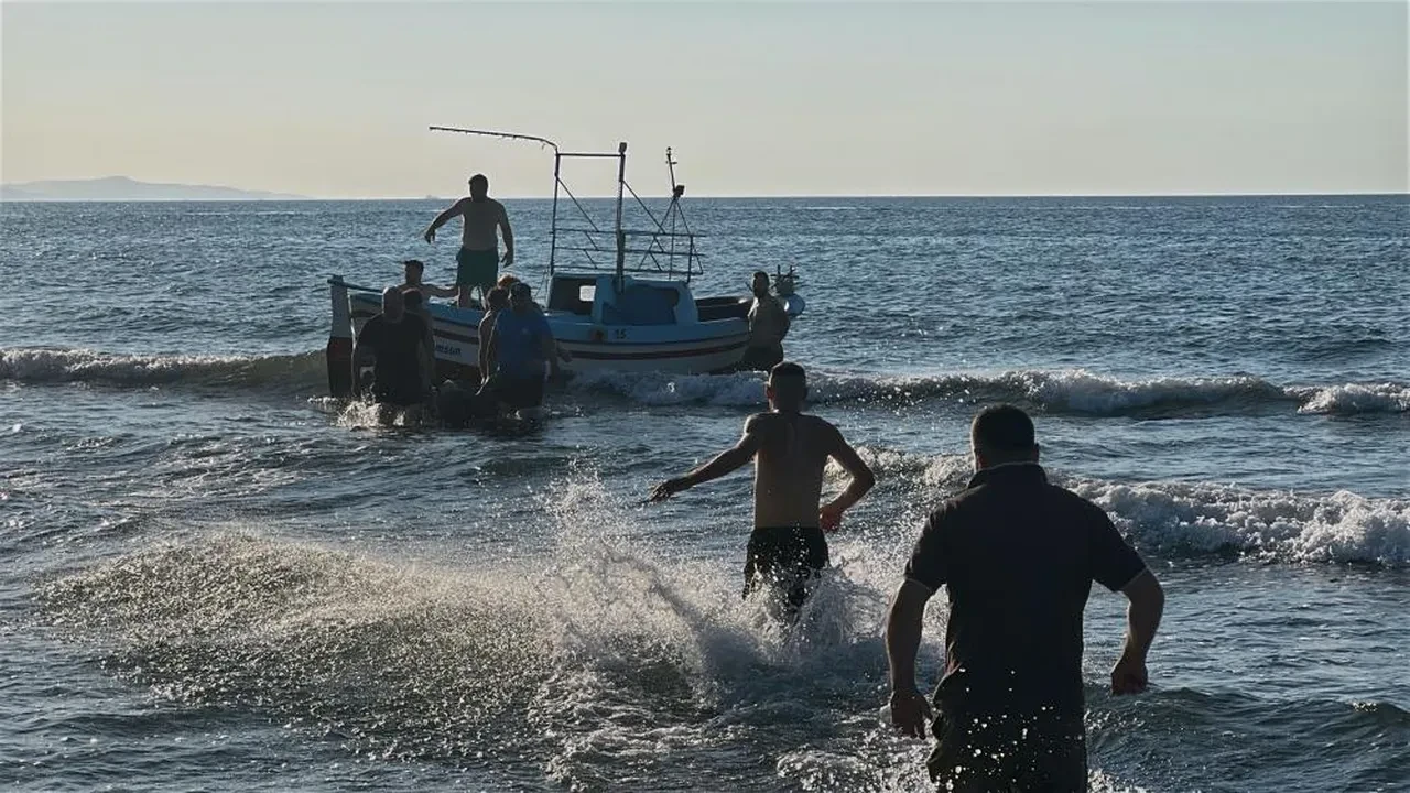 Dalgalar yuvayı yıktı! Samsun’da aile teknesi alabora oldu: 2 ölü 1 kayıp