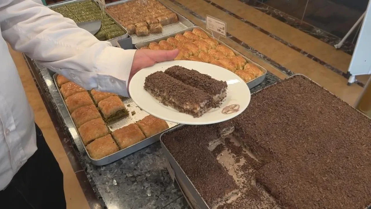 Diyarbakır'da satışı durmayan tek tatlı... Kilosu 300 TL! 9 ton birden tüketildi