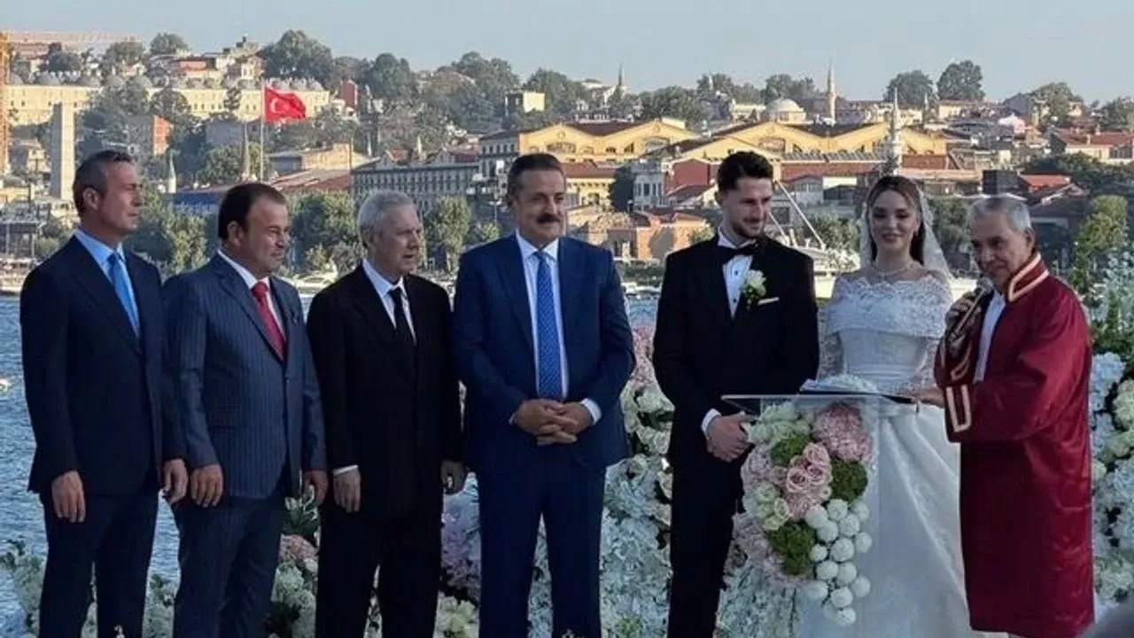 Esen Matraş kimdir? Esen Matraş mesleği ne kaç yaşında? Esen Matraş ailesi kimdir?
