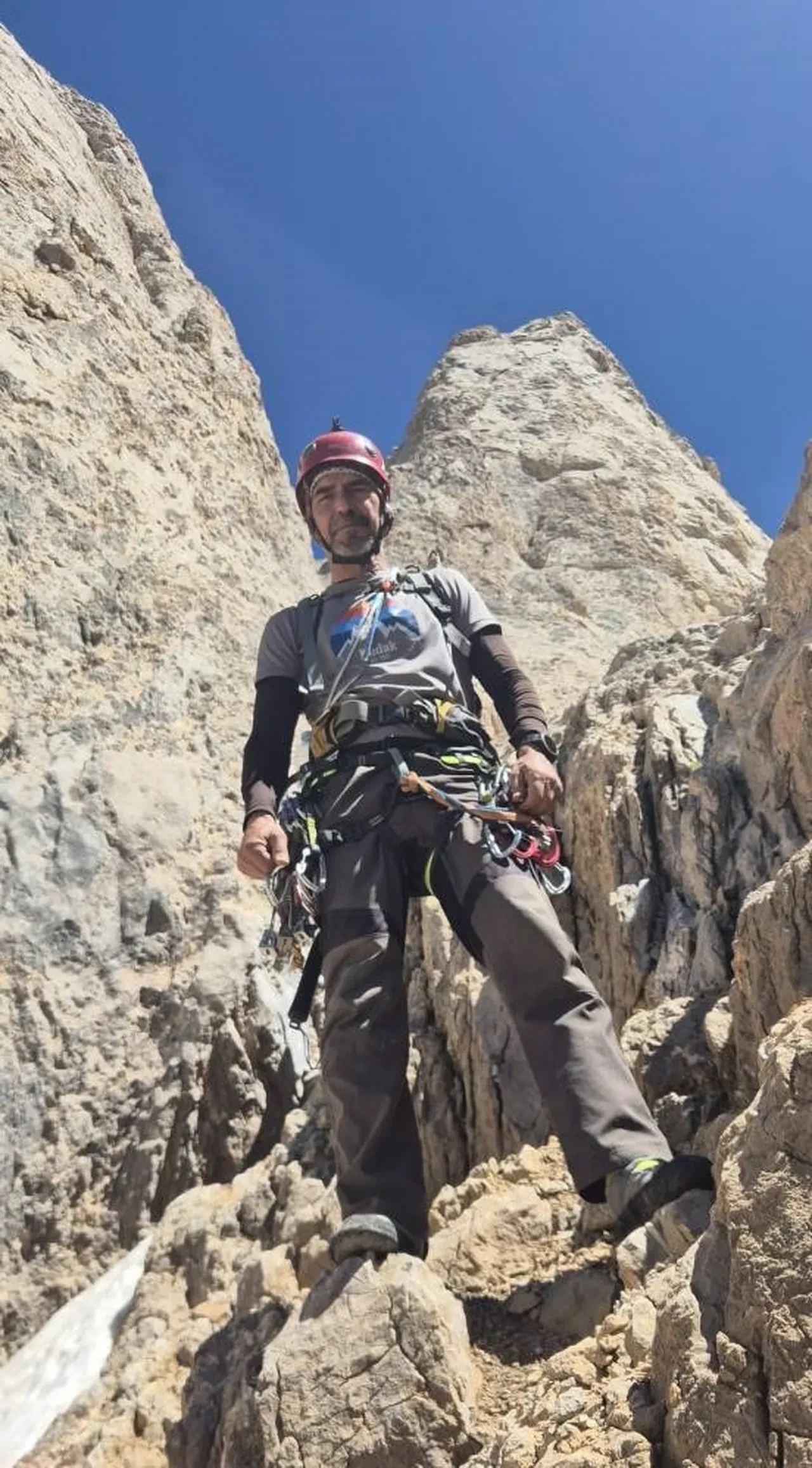 Hakkari’de kaybolan dağcının cansız bedenine ulaşıldı