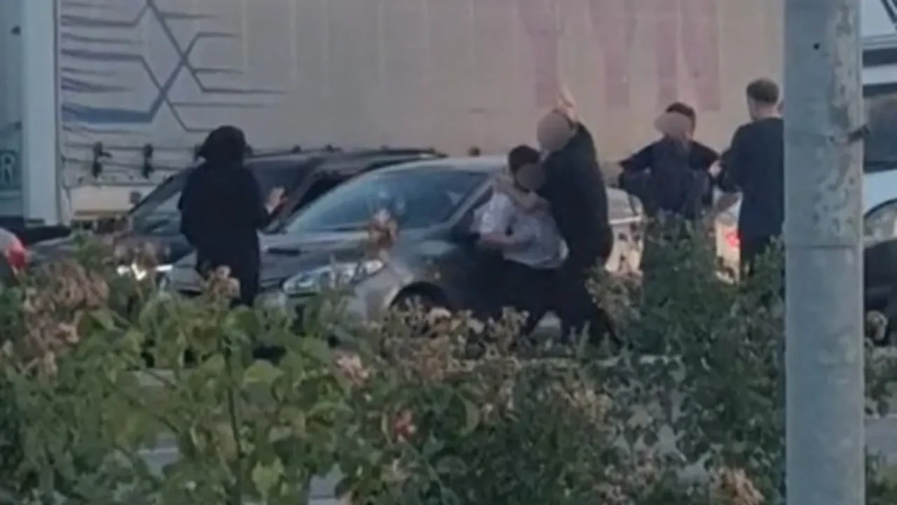 Konya’da trafikte yumruklu kavga: Kimse ayıramadı!
