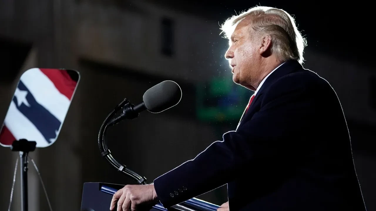 Trump konuştu o köşeyi döndü: Teleprompter başındaki isimden 'dudak uçuklatan' bahis hilesi
