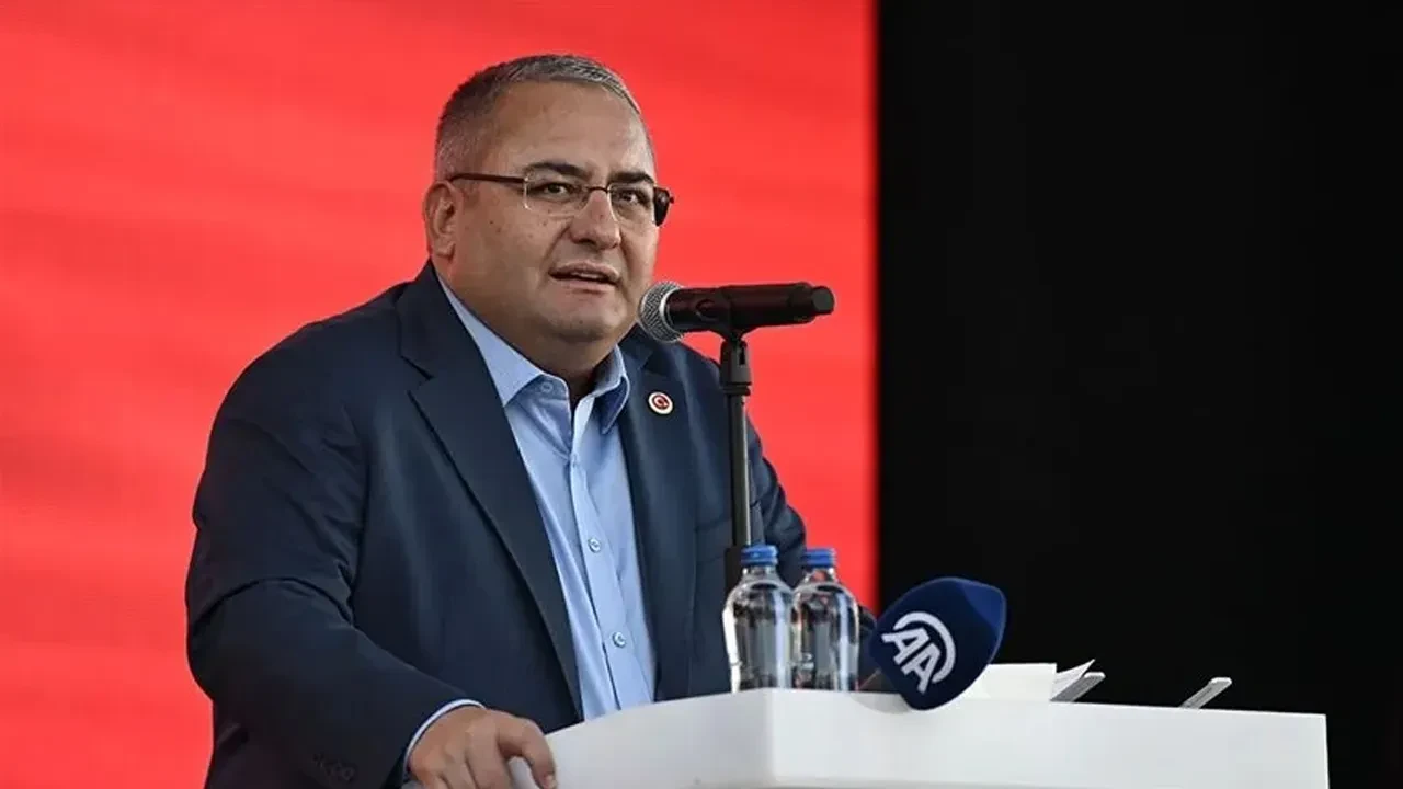 AK Parti'ye geçen Mesut Özarslan 6 CHP'li belediye başkanının istifa edeceği iddiasını cevapladı! Mansur Yavaş'a sitem dolu sözleri var