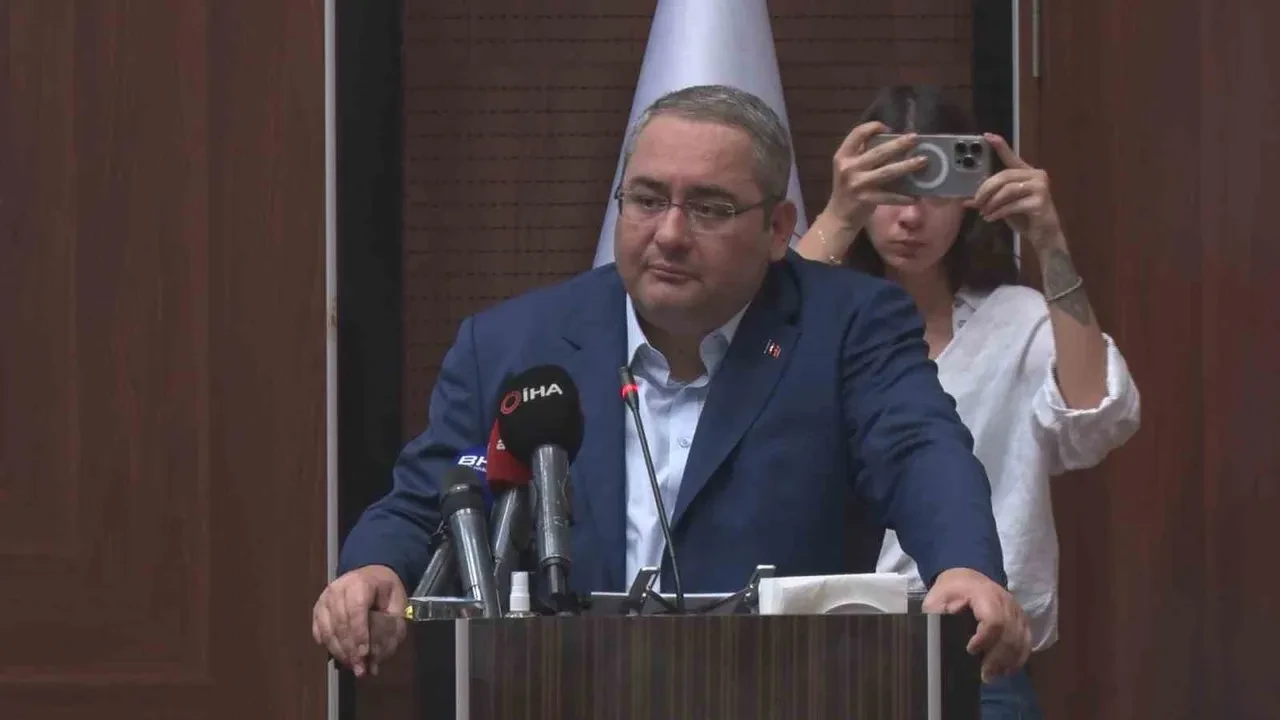 AK Parti'ye geçen Mesut Özarslan 6 CHP'li belediye başkanının istifa edeceği iddiasını cevapladı! Mansur Yavaş'a sitem dolu sözleri var