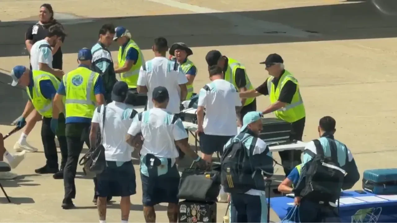 Arjantin Milli Takımı havalimanında dedektörle arandı, Messi'nin tepkisi gündem oldu!
