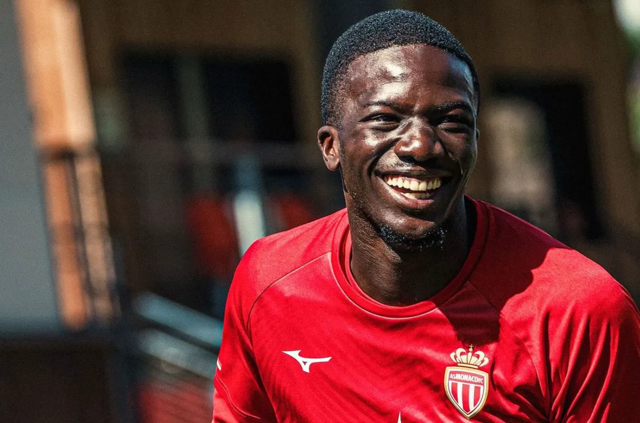 Beşiktaş sol bekini Fransa'da buldu: Kassoum Ouattara resmi imzayı attı