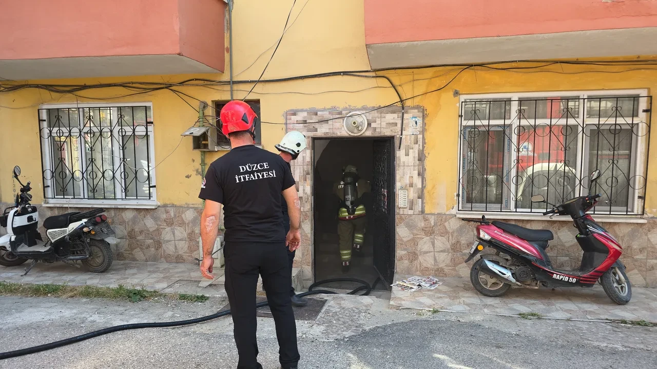Çocukların "Evcilik" oyunu facianın eşiğine getirdi: Fırına koyduğu ayakkabılar alev alev yandı