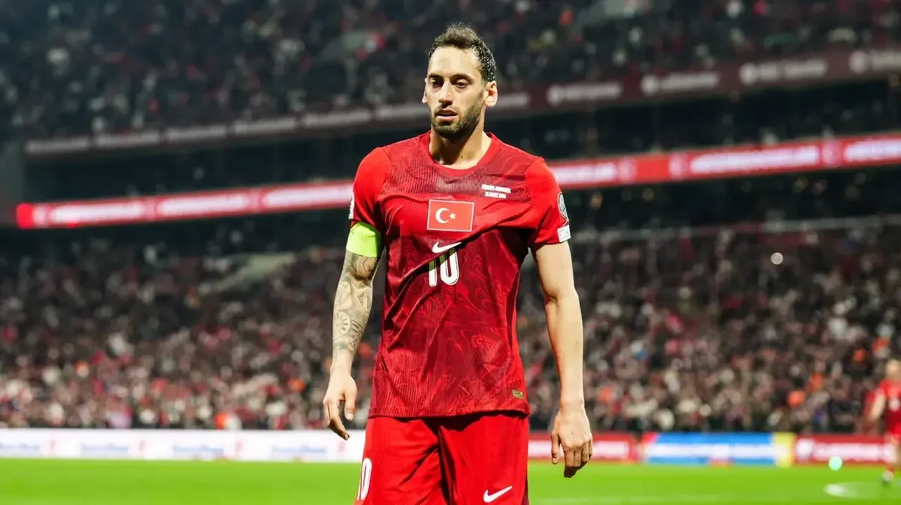 Dünya Kupası'ndan elenmenin faturası ağır oldu: Hakan Çalhanoğlu'ndan flaş karar!