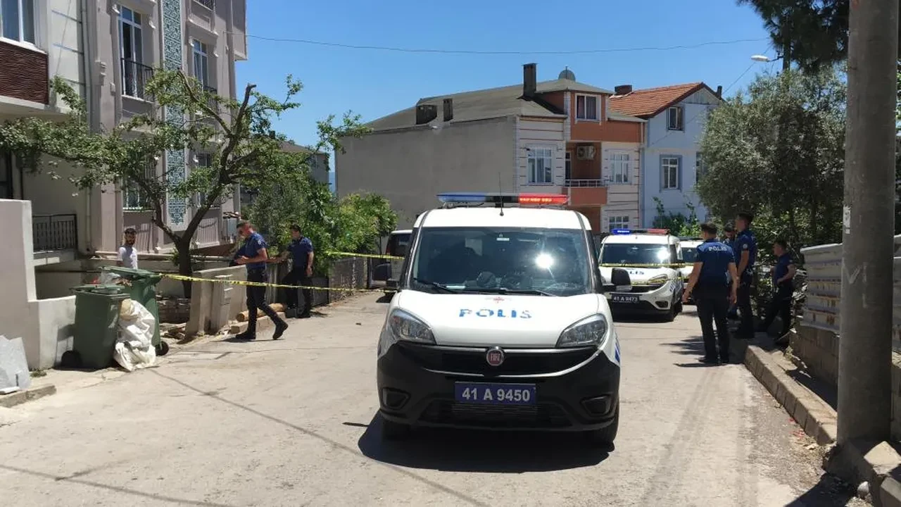 Eşine ve akrabasına dehşeti yaşattı! Önce bıçakladı, sonra kurşun yağdırdı