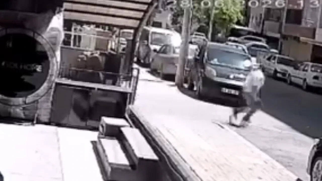 Evine girerken kurşun yağmuruna tutuldu: Şanlıurfa’da silahlı saldırı anı kamerada