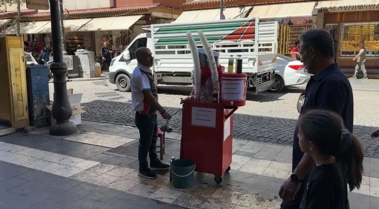 Kavurucu sıcakların kurtarıcısı, tam bir şifa kaynağı: Gören bir bardak içmeden gitmiyor