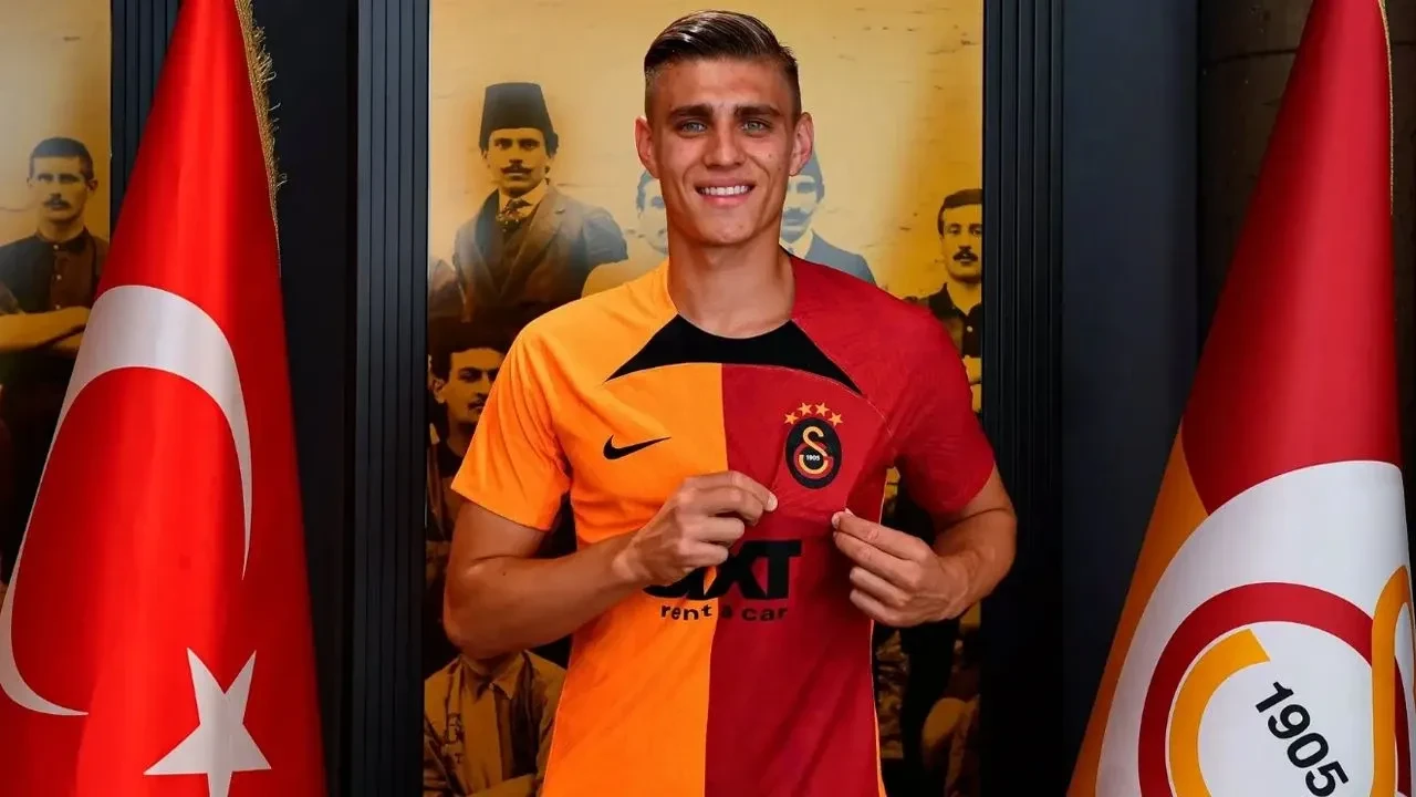 Kazımcan Karataş aslen nereli? Hangi milli takımda oynuyor?