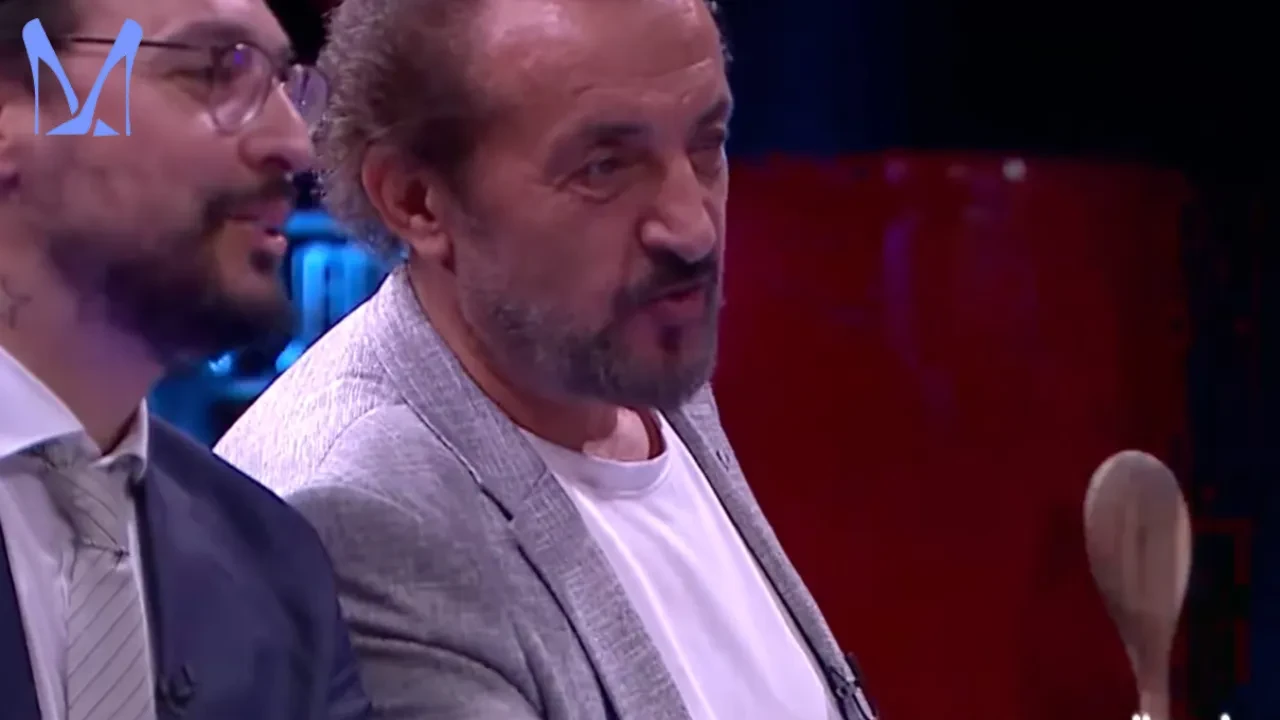 MasterChef Mehmet şefin kaşık hediye ettiği yarışmacı kim? Kaşık hediye etmek ne anlama geliyor? Tabağını övmelere doyamadı! 