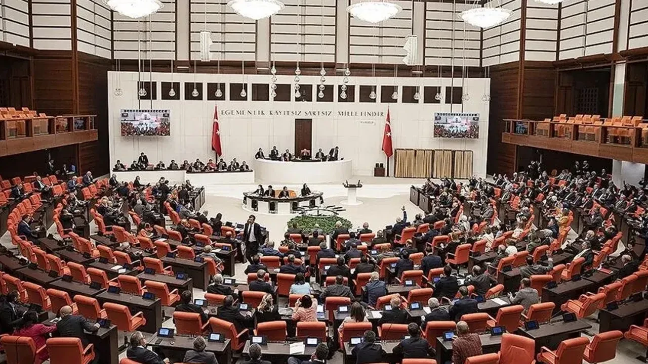 Uzman er ve erbaşlarla ilgili düzenlemeleri içeren yasa teklifi TBMM'de kabul edildi