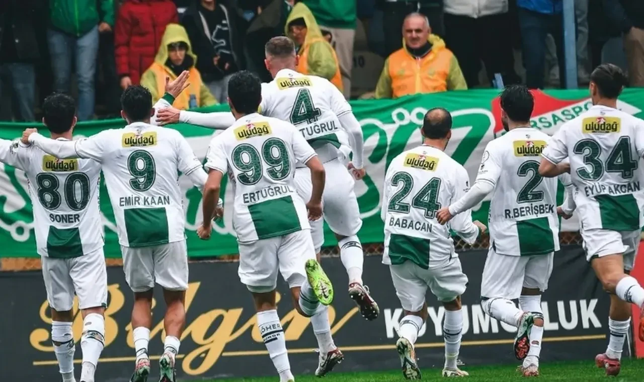 Bursaspor Esenler Erokspor hangi kanalda? CANLI hazırlık maçı başlıyor