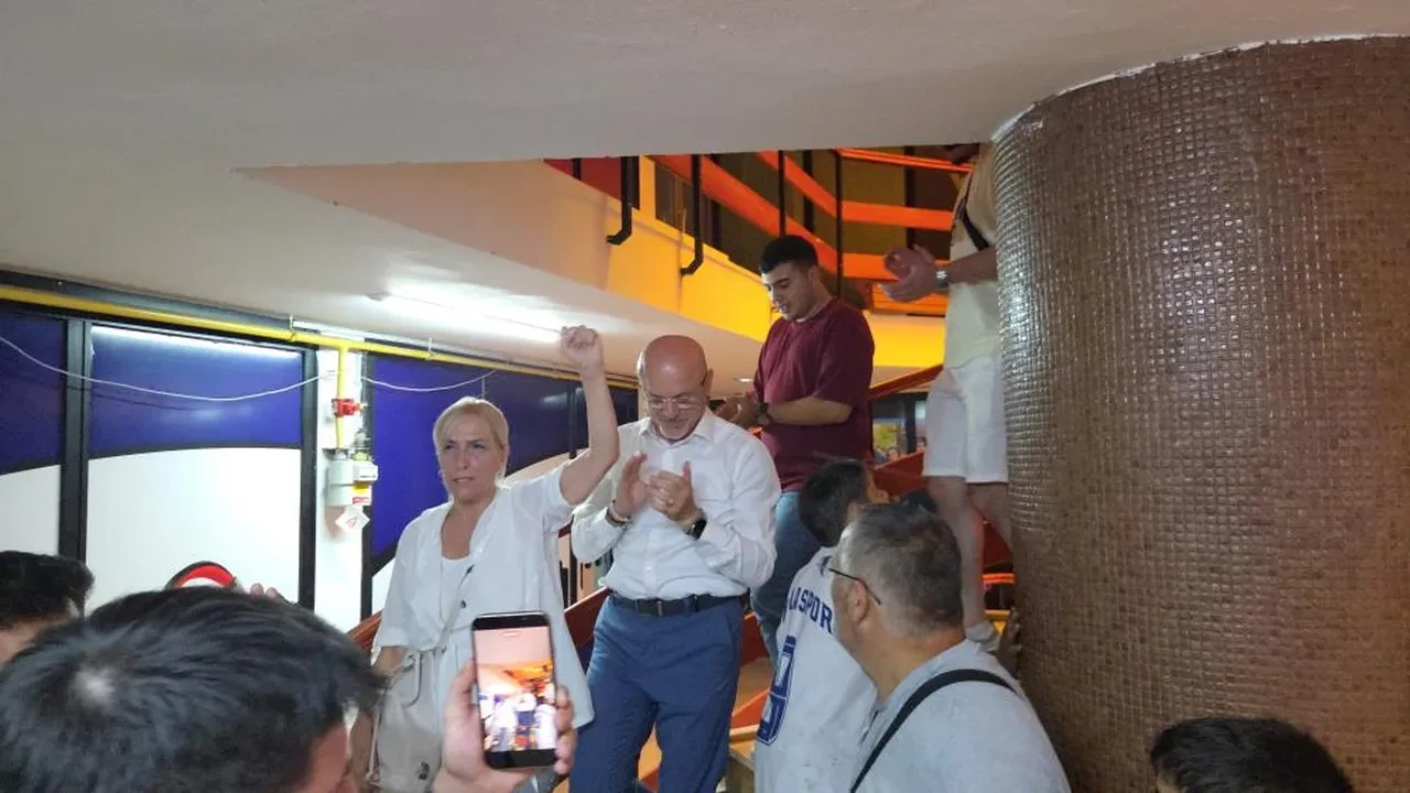 CHP Samsun İl Başkanlığı’nda koltuk krizi: Görevden alınan yönetim binayı boşaltıp iletişim ofisine yürüdü