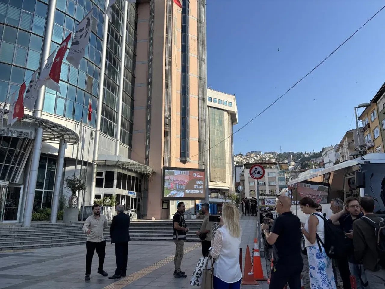 CHP'li İzmit Belediyesine operasyon! Başkan Fatma Kaplan Hürriyet ve eşi dahil 31 kişi gözaltına alındı