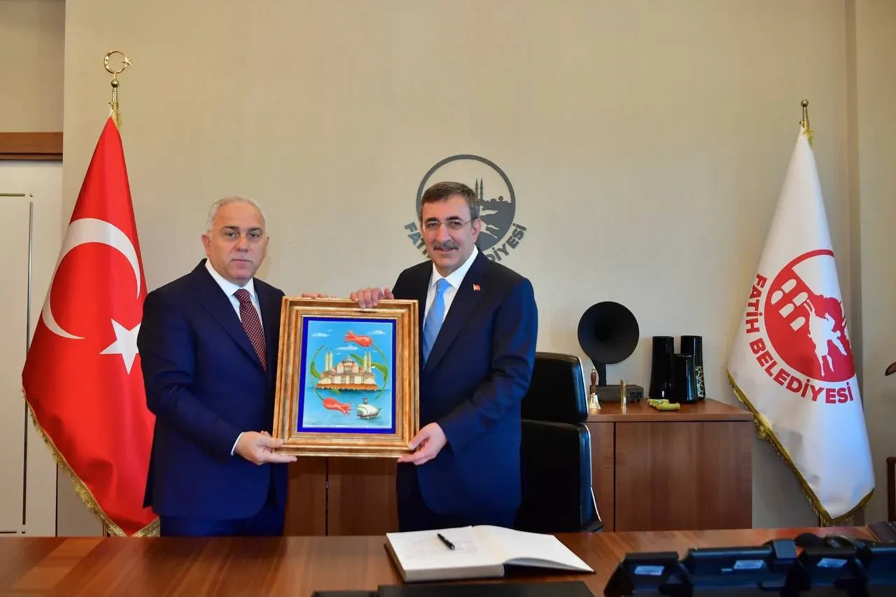 Cumhurbaşkanı Yardımcısı Cevdet Yılmaz’dan Fatih Merkez Kütüphanesi’ne ziyaret