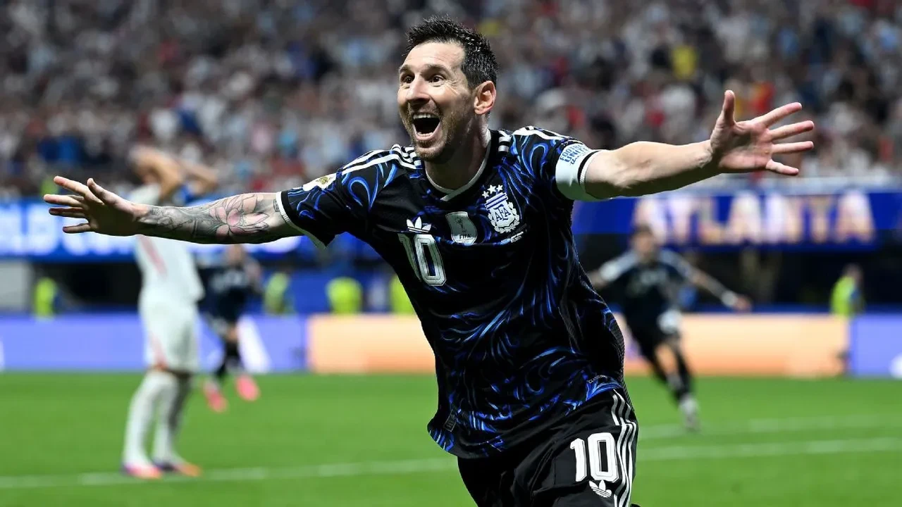 Dünya Kupası'nda Messi, yaşıyla tarihe geçti