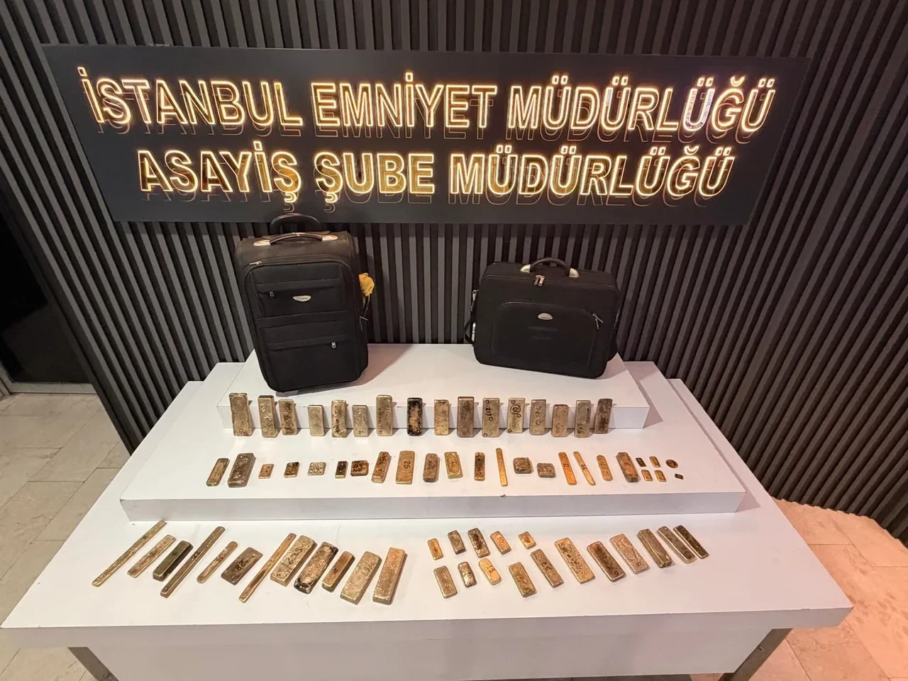 Fatih’te 170 milyon TL'lik dev soygun! 51 kilo altını 10 dakikada çaldılar
