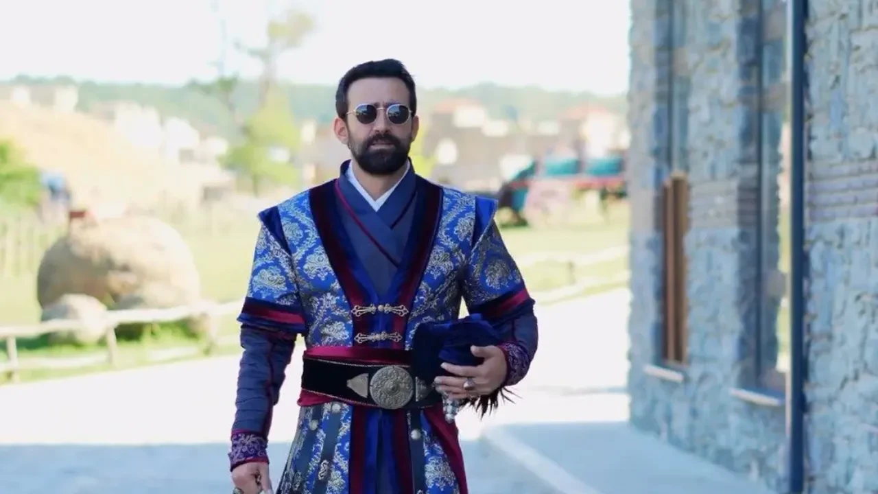 Ferit Kaya'nın yeni imajı görenleri şaşırttı! Uzak Şehir'den ayrıldı bambaşka biri olarak döndü!