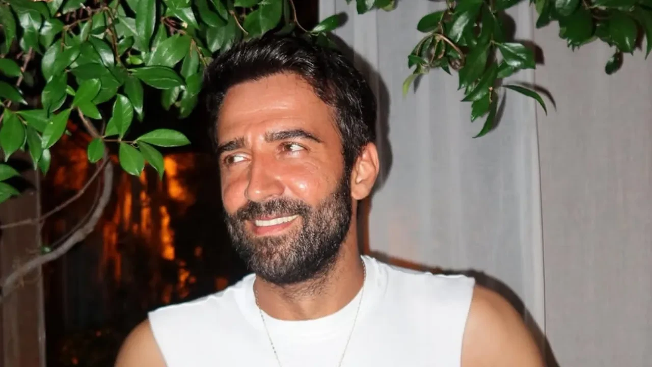 Ferit Kaya'nın yeni imajı görenleri şaşırttı! Uzak Şehir'den ayrıldı bambaşka biri olarak döndü!