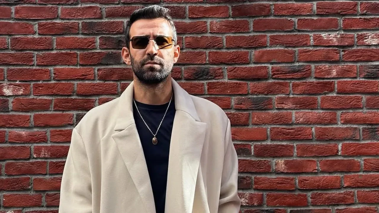 Ferit Kaya'nın yeni imajı görenleri şaşırttı! Uzak Şehir'den ayrıldı bambaşka biri olarak döndü!